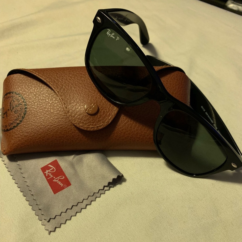 Authentic Ray-Ban wayfarer polarized sunglasses